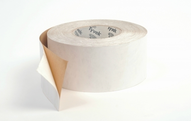 TYVEK TAPE PLUS Pašlīmējoša, vienpusēja līmlenta ar difūzijas īpašībām membrānu savienošanai. Platums 60mm: Garums 25m